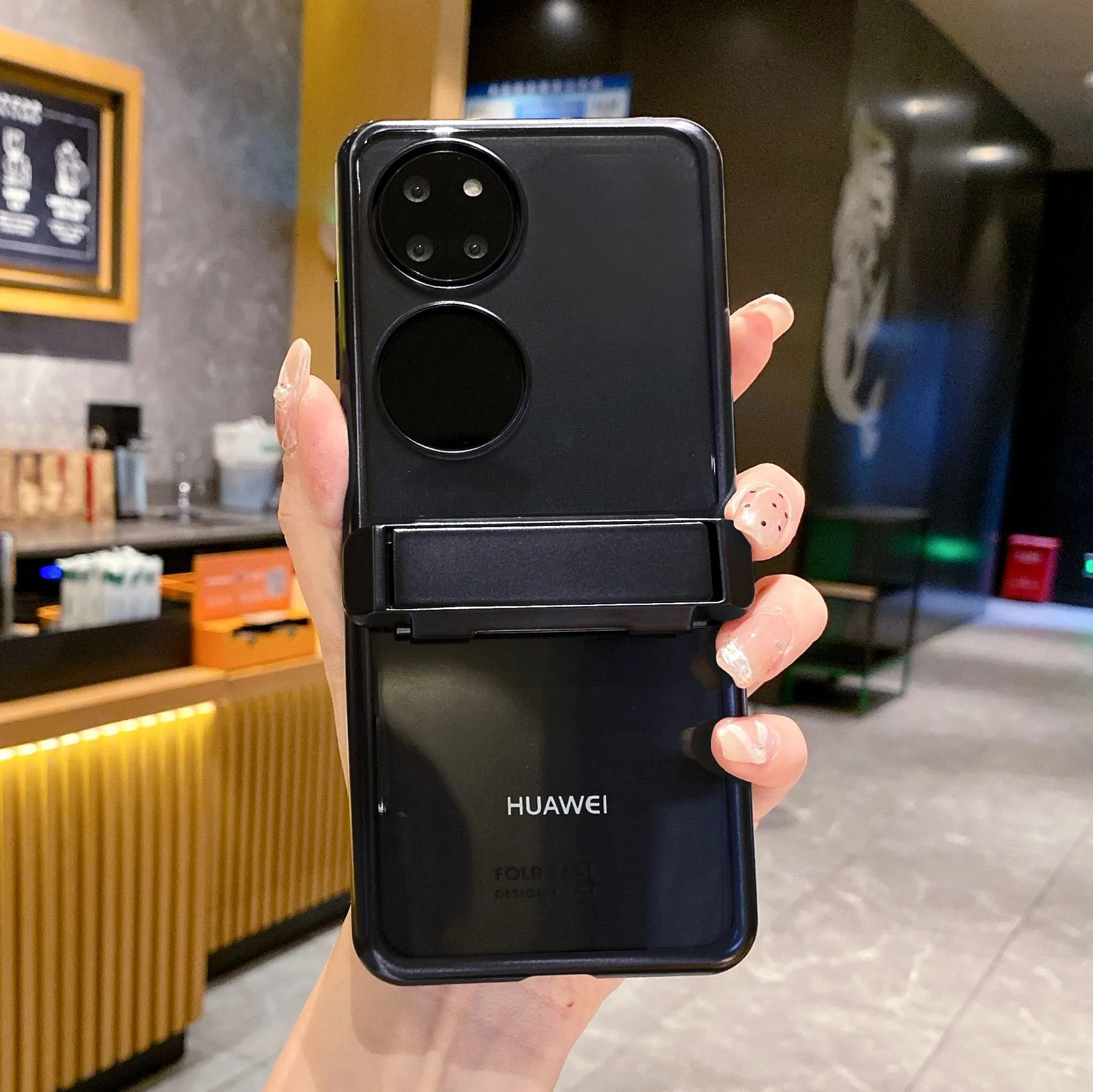 Huawei P50 Pocket phone case, foldable screen electroplated transparent protective case, P50 hinge bracket, drop-proof case. - Cool Black Phantom Stand Huawei P50 Pocket